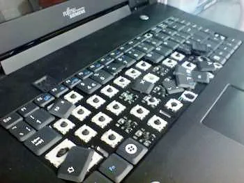 Fujitsu näppäimistö